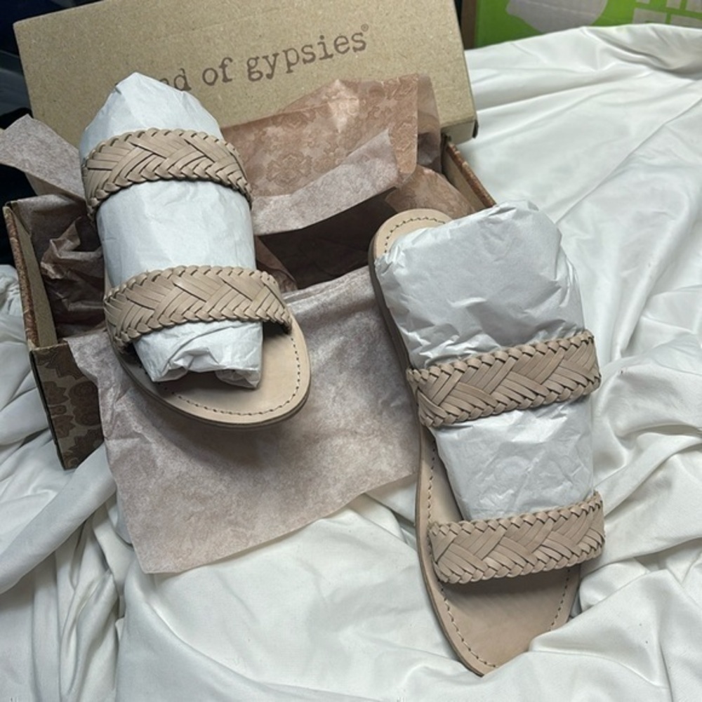 Band of Gypsies Pier Bone Leather Woven Two Band Sandals new! Size 8